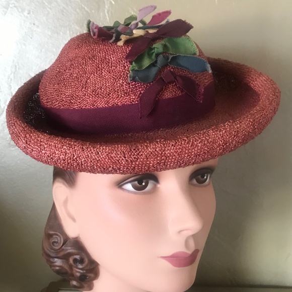 DELIGHTFUL1930S\' SALMON COLORED STRAW HAT WITH MULTI COLORED GROSGRAIN BOWS main image 6